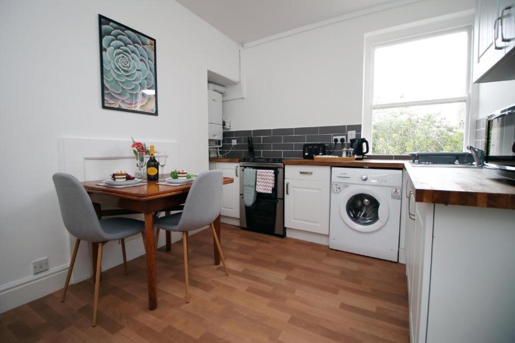 Stylish 2Br Getaway Near Bath'S Best Spots! Bagian luar foto